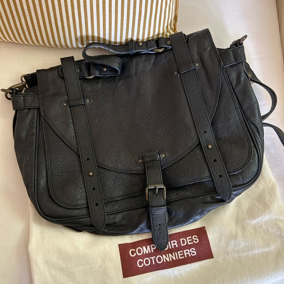 Comptoir Des Cotonniers Other - Comptoir Des Cotonniers Black Messenger Bag with Durable Design